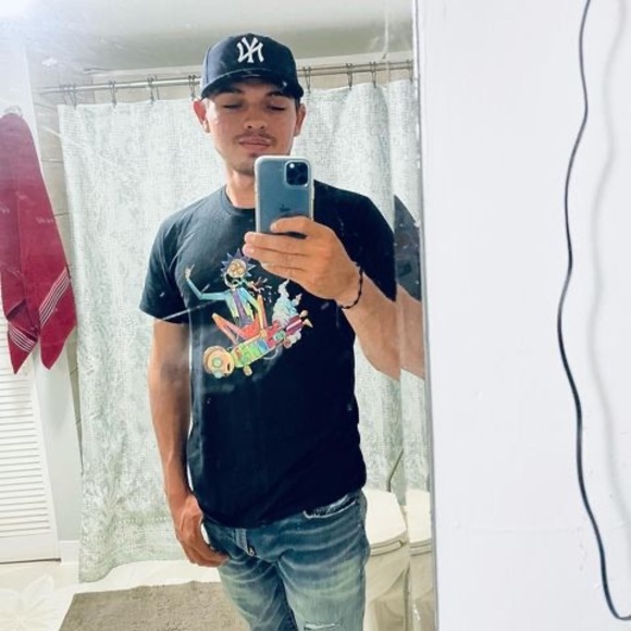 Profile Picture of Omar Ferrer (@omarferrer) on Poshmark