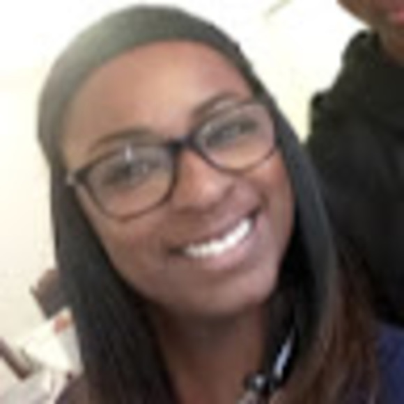 Simone Gordon - Poshmark Profile Picture of Simone Gordon (@mon13luv08) on Poshmark