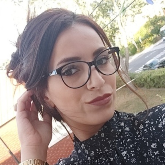 Profile Picture of Djebbari Souad (@djebbarisouad) on Poshmark