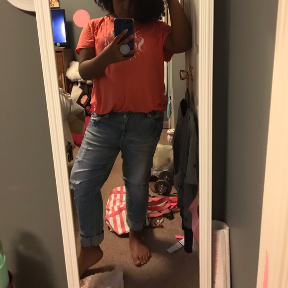 Profile Picture of Amari Stothart (@amaristothart) on Poshmark