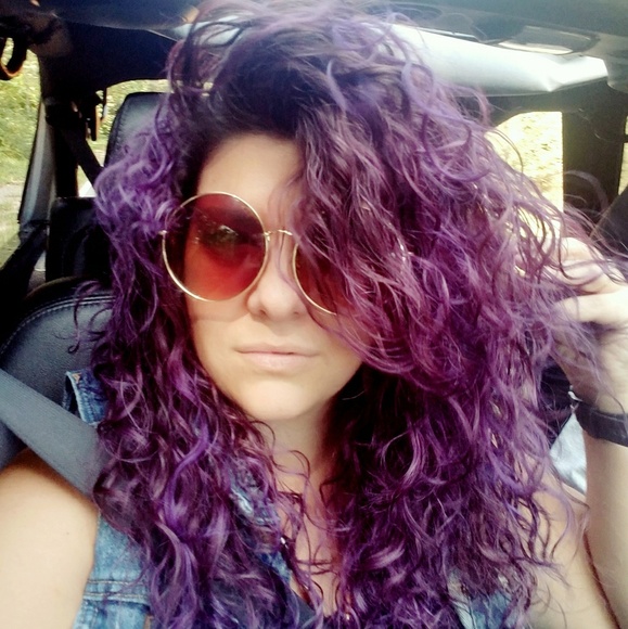 Profile Picture of Nichole Rushing (@nicholerushing) on Poshmark