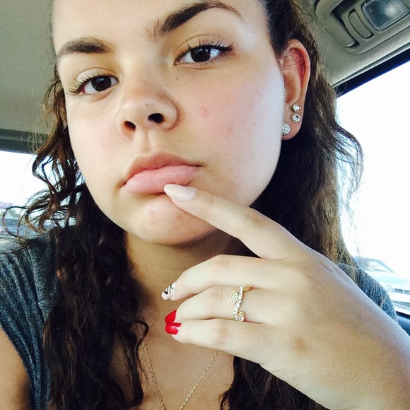 Profile Picture of Leidy Gorrin (@fvckitsleidy) on Poshmark