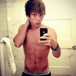 Profile Picture of Keaton (@i_heart_april) on Instagram