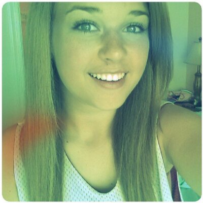 Profile Picture of Julia Whalen (@juliarosewhalen) on Twitter