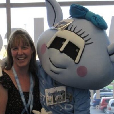 Profile Picture of Louise Atkinson Parr (@louisevatkinson) on Twitter
