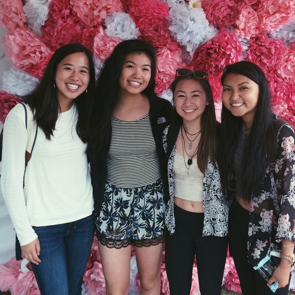 Profile Picture of Justine Shek (@justineks) on Poshmark