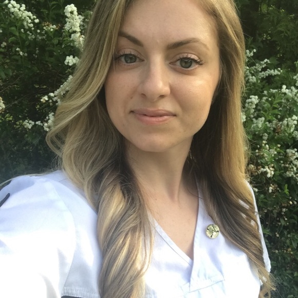 Savannah Griswold - Poshmark Profile Picture of Savannah Griswold (@sgriswold88) on Poshmark