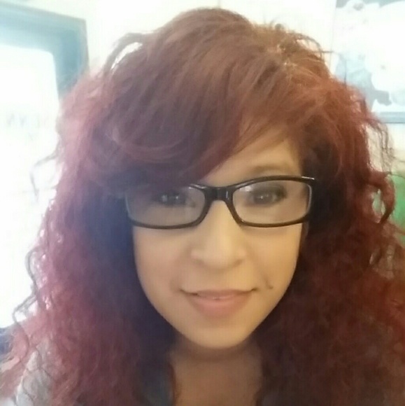 Profile Picture of Brenda Holsinger (@brenda_chris) on Poshmark