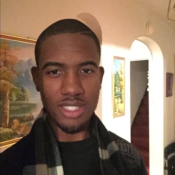 Profile Picture of Aaron Mitchell (@armitchell23) on Poshmark