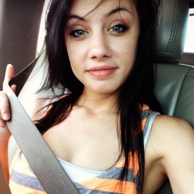 Profile Picture of Devon Nicole (@darling_devon) on Twitter