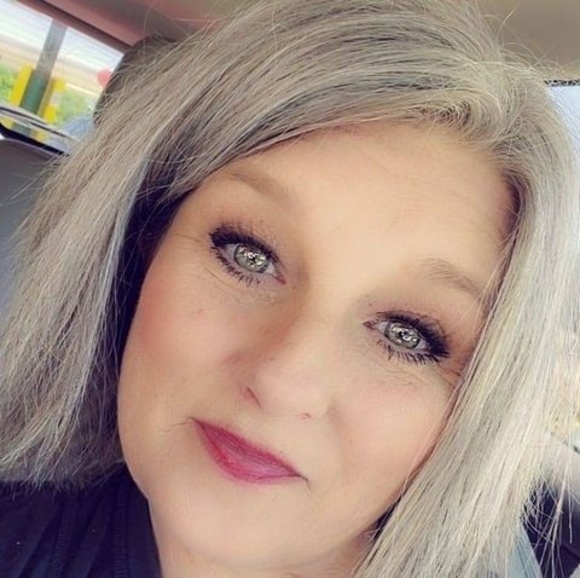 Profile Picture of Lisa Wheaton (@mybillslaw) on Poshmark