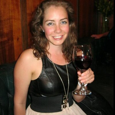 Profile Picture of Victoria (@BartonRosenthal) on Twitter