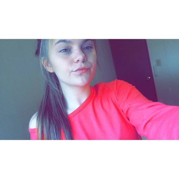 Profile Picture of Kaytlynn Ioerger (@kaytlynnioerger) on Poshmark