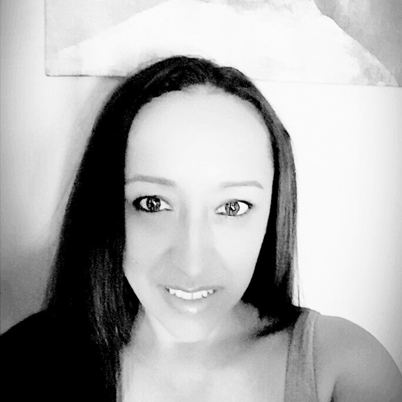 Profile Picture of Ady Ady (@adylavari34) on Poshmark
