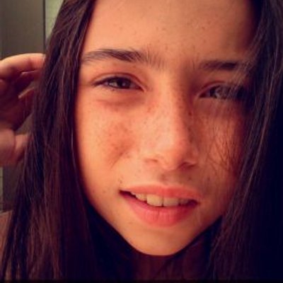 Profile Picture of LUCIA PEREDA (@lucpergon911) on Twitter