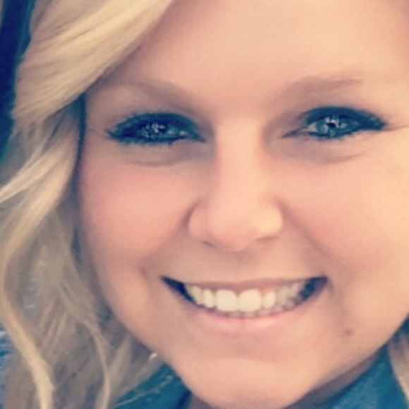 Profile Picture of Aliza Bruchs (@bruchs7) on Poshmark