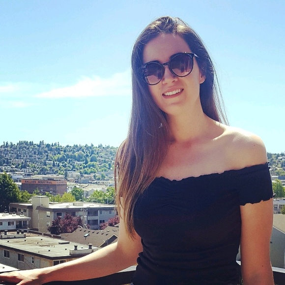 Profile Picture of Kayla Bachler (@kayrapus) on Poshmark