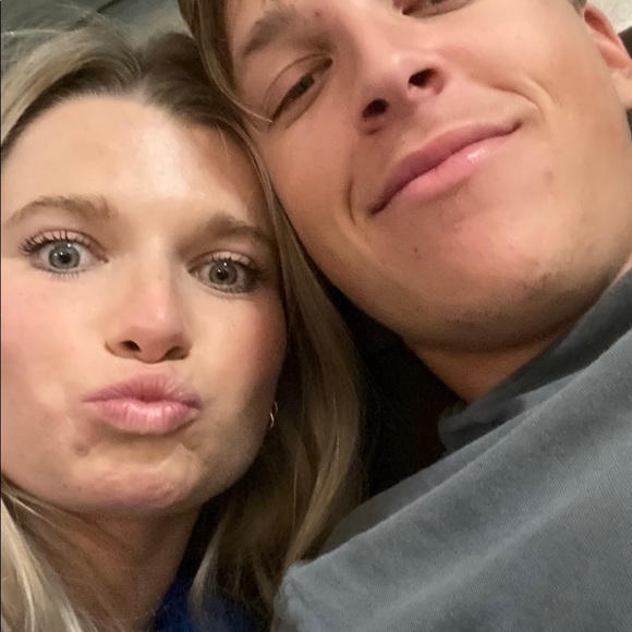 Profile Picture of Regan Zaharek (@reganzaharek) on Poshmark