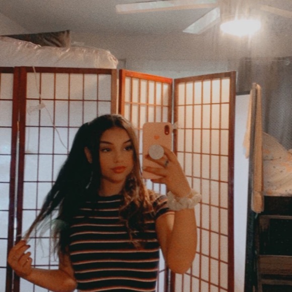 Profile Picture of Brenda Burright (@brendaburright) on Poshmark
