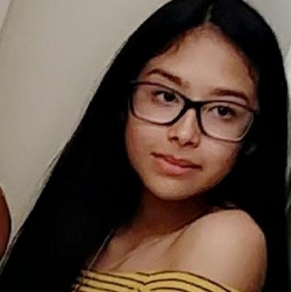 Profile Picture of Cassandra Hernandez (@itzzzz_cassie) on Poshmark