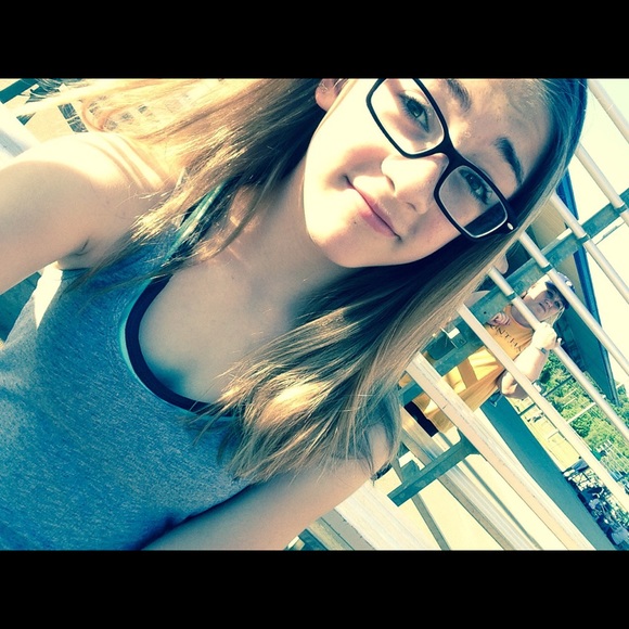 Profile Picture of Zoe Chandler (@luckyduck540) on Poshmark