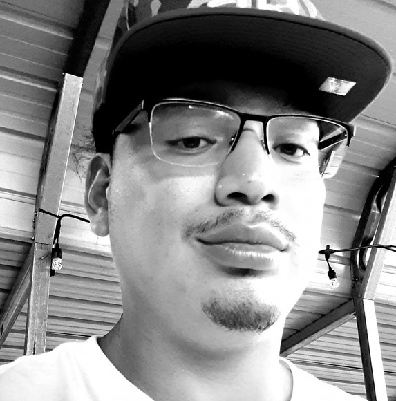 Profile Picture of Luis Guzman (@guzzzzy) on Poshmark