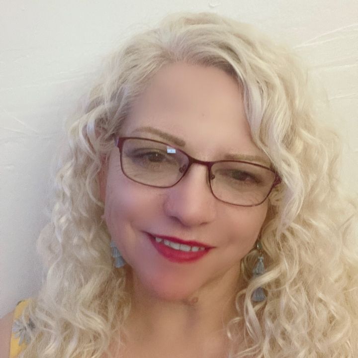 Profile Picture of 🦋 Elizabeth 🦋 (@elizabethvelasquez71) on Tiktok
