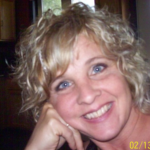 Profile Picture of Sandy Kirby (@halfton06) on Poshmark