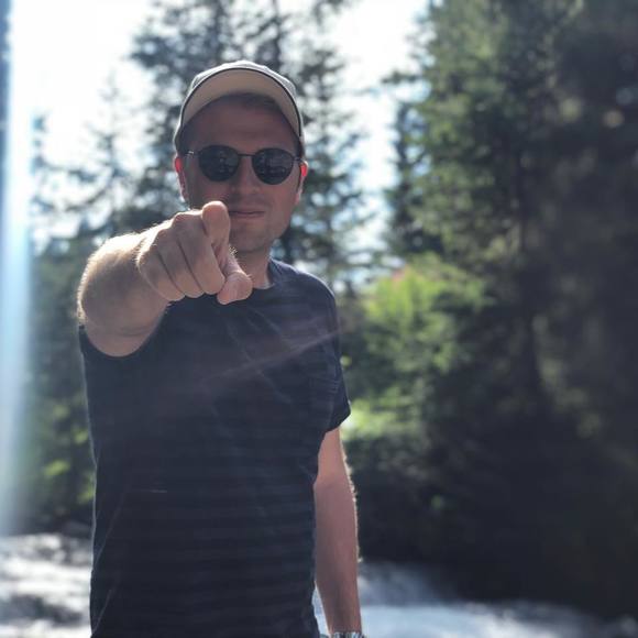 Profile Picture of Alex Kehr (@alexkehr) on Poshmark