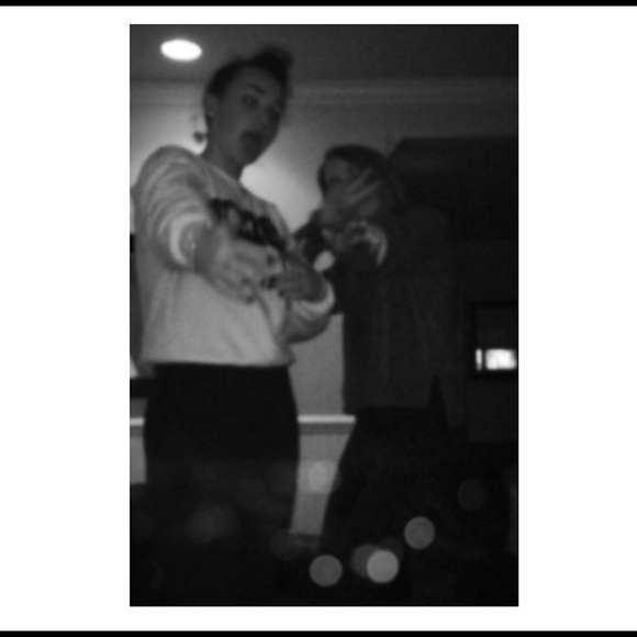 Eloise Uhrich - Poshmark Profile Picture of Eloise Uhrich (@eloiseuhrich) on Poshmark