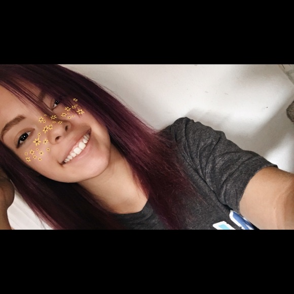 Profile Picture of Kali Boxell (@kalic011) on Poshmark