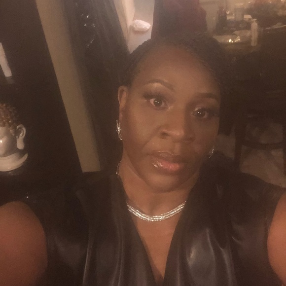 Profile Picture of Jacqueline Clifton (@jacquelineclift) on Poshmark