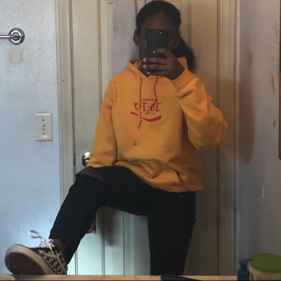 Profile Picture of Paradise Kinsey (@paradisekinsey) on Poshmark