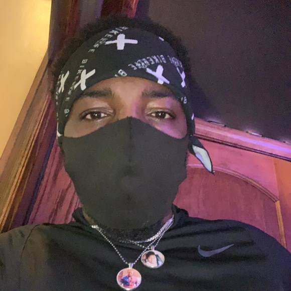 Profile Picture of Quez Holliness (@marquez513) on Poshmark