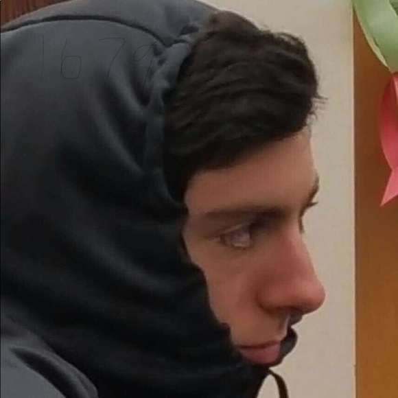 Profile Picture of Kyle Crone (@kcrone244) on Poshmark