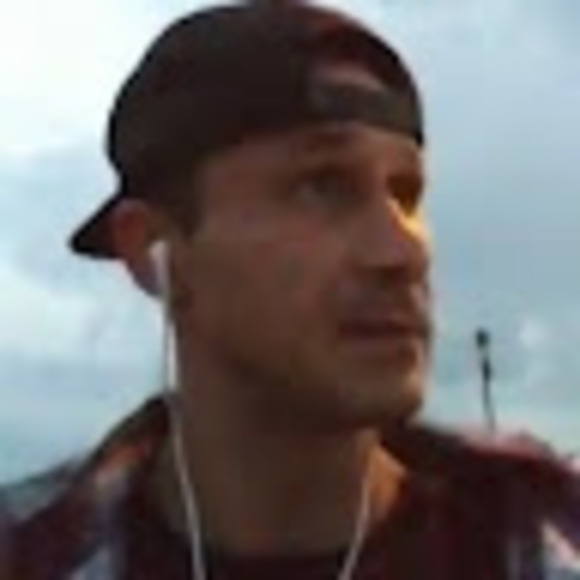 Profile Picture of Joshy Kueneman (@joshykueneman) on Poshmark