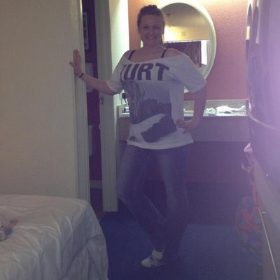 Profile Picture of Elizabeth Fixen (@LittleFix93) on Twitter