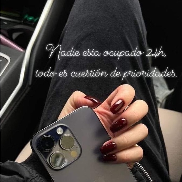 Profile Picture of Isabel Gallegos (@isabelgalleg634) on Poshmark