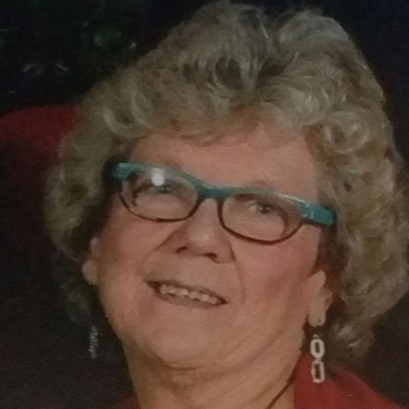 Profile Picture of Luanne Mohatt (@luluteach1) on Poshmark