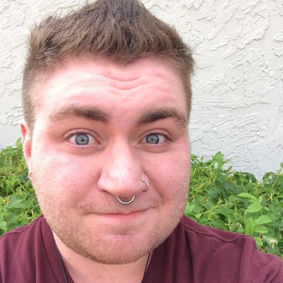 Profile Picture of Aleksander Bentoske (@bentoske) on Poshmark