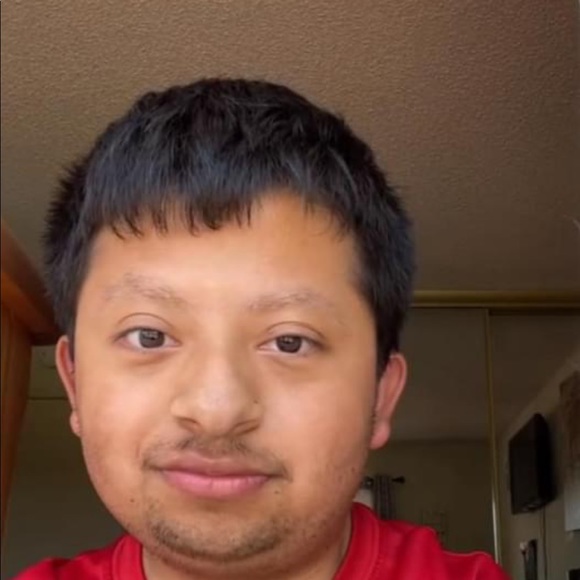 Profile Picture of Marco Gutierrez (@antonio082901) on Poshmark