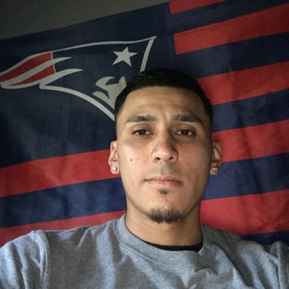 Profile Picture of Jeremy Gomez (@jeremygomez732) on Poshmark