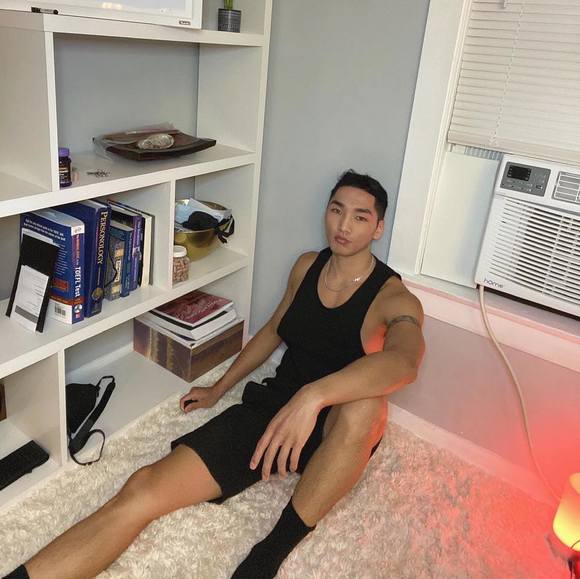 Profile Picture of Enos Enhush (@enkhtuvshin) on Poshmark