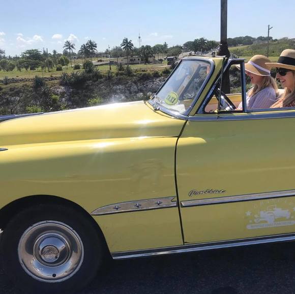 Profile Picture of Nicola Conneally (@nicolaconneally) on Poshmark