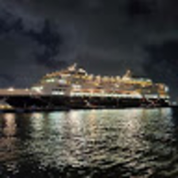 Profile Picture of Roberto Cotto (@rcottogonzalez) on Poshmark