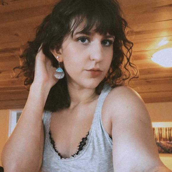 Profile Picture of Jaedynn Catherall (@jaedynn_cath) on Poshmark