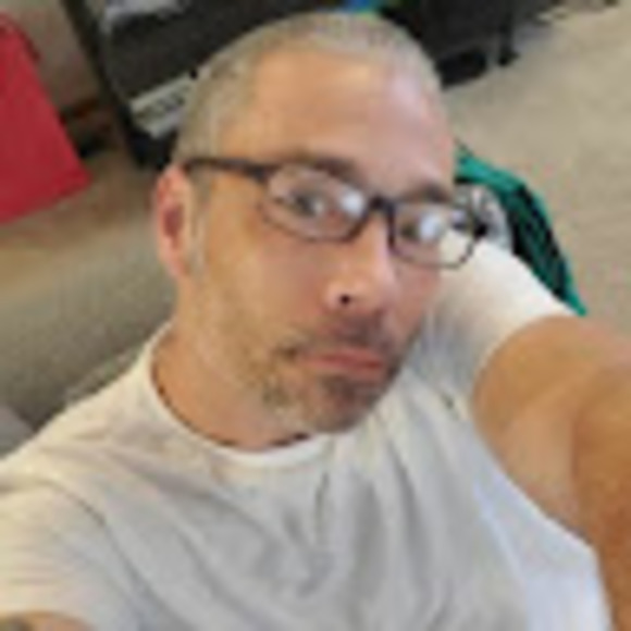 Profile Picture of Alvin Messer (@alvinmesser1978) on Poshmark