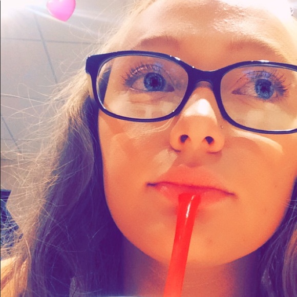 Profile Picture of Desdestiny Grillot (@dgrillot16) on Poshmark