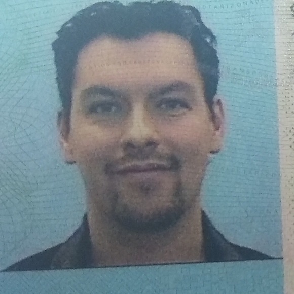 Profile Picture of Richard Ross (@arraymoney) on Poshmark