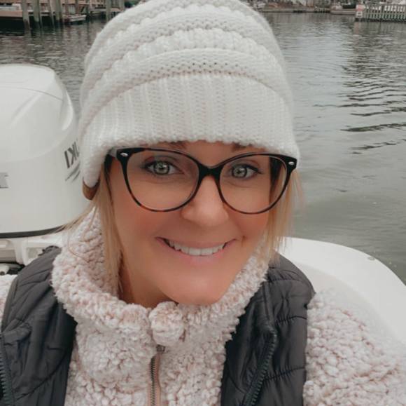 Profile Picture of Lindsay Littleford qreitem (@linz7714) on Poshmark